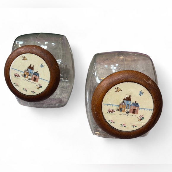 2- VINTAGE HEARTLAND by INTERNATIONAL FARM SCENE CANISTERS - Picture 4 of 4